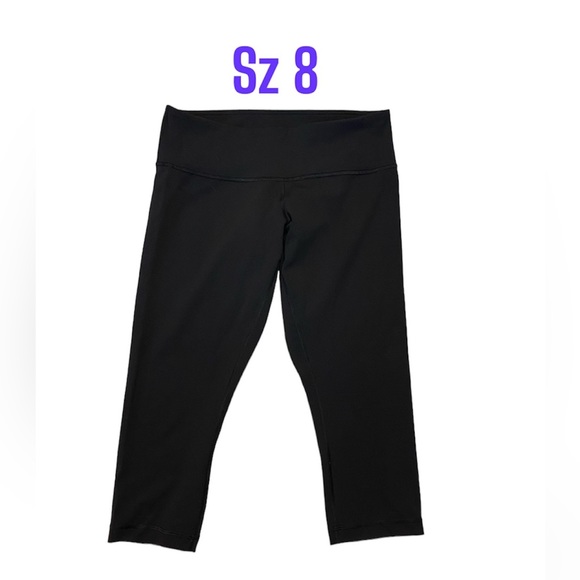 lululemon athletica Pants - Lululemon Athletica sz 8 Black Cropped Leggings CA 35801 RN 106259 GUC Soft Luon